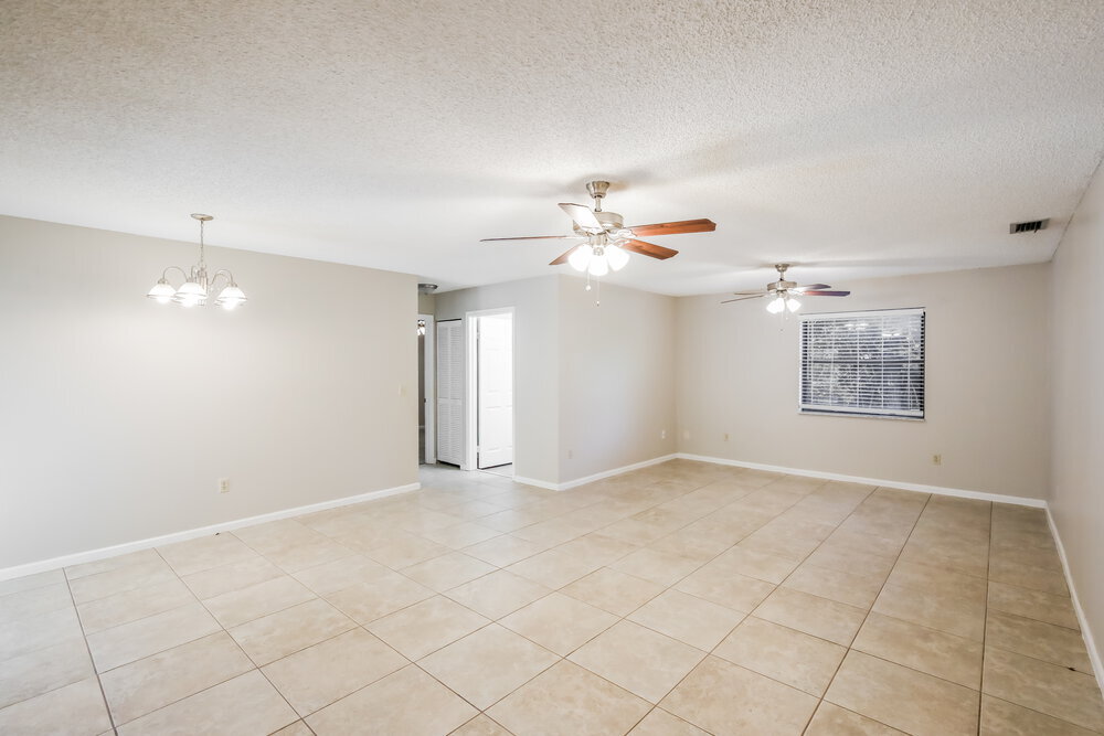 Building Photo - 735 Daffodil Dr