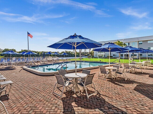 Building Photo - 19 Colonial Club Dr