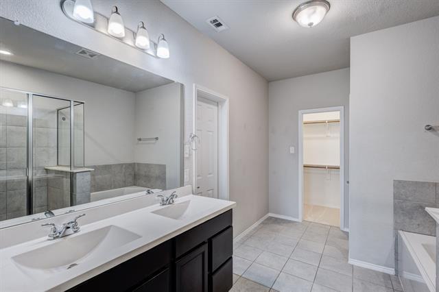 Building Photo - 5529 Las Lomas Ln