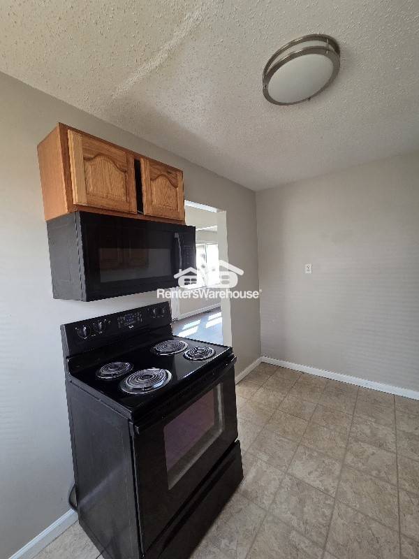 Building Photo - 415 Ames Pl