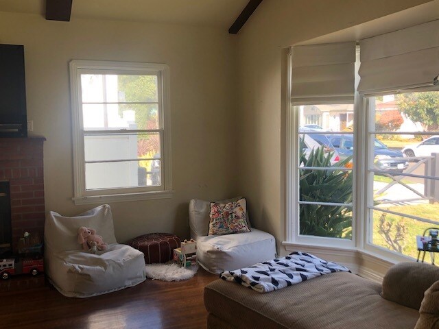 Bay window - 2581 Amherst Ave