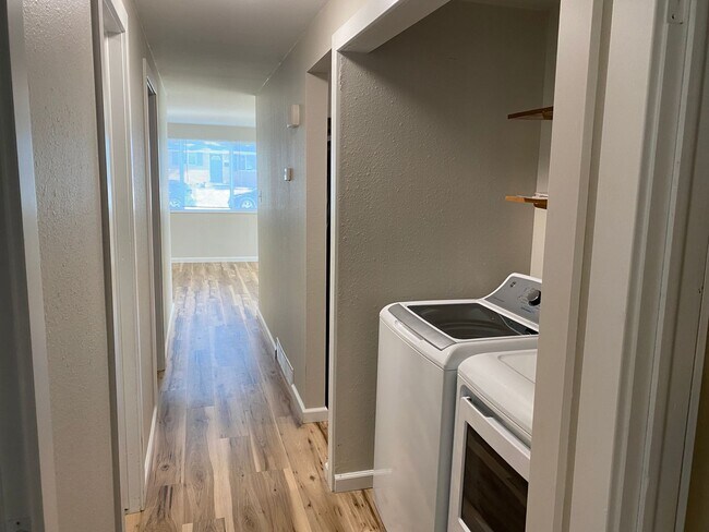 Building Photo - Spacious Single-Story Living with Modern Comforts and Outdoor Appeal