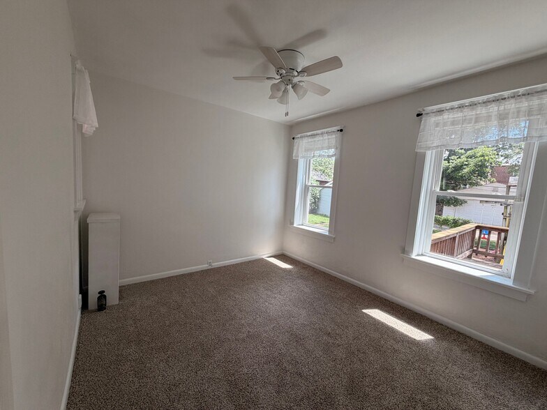 Building Photo - 3850 De Tonty St