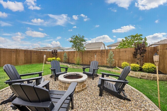 Building Photo - 25227 Sierra Mnr Ct