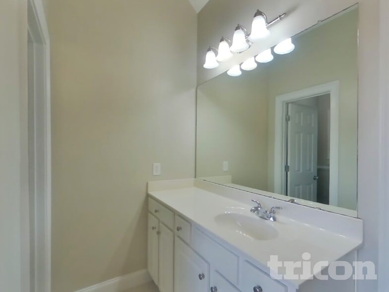 Building Photo - 400 Tomahawk Tr