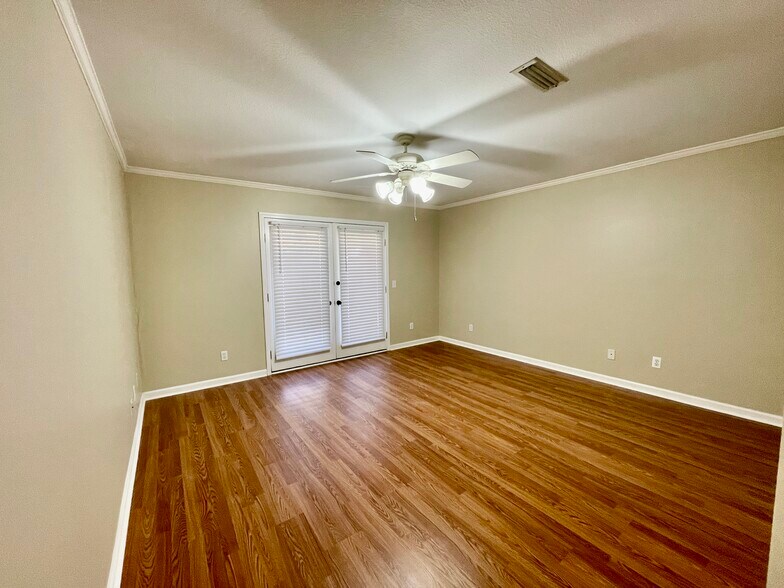 Large Primary Bedroom - 115 Lakeside Dr