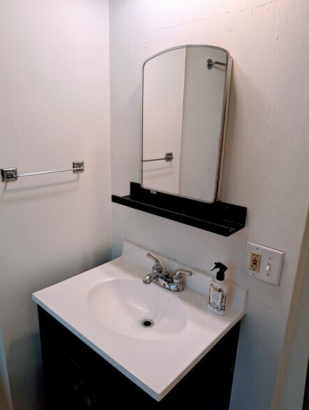 Building Photo - 1403 N 36th St