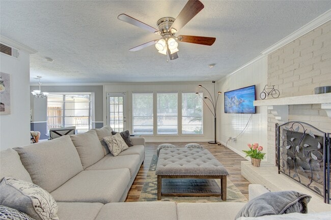 Building Photo - 17206 Seven Pines Dr