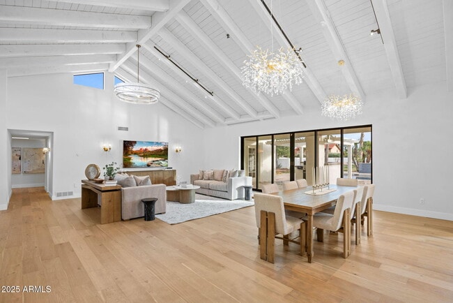 Building Photo - 10111 E Cholla St