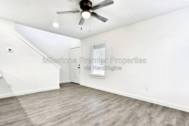 Building Photo - 319 E Hull St