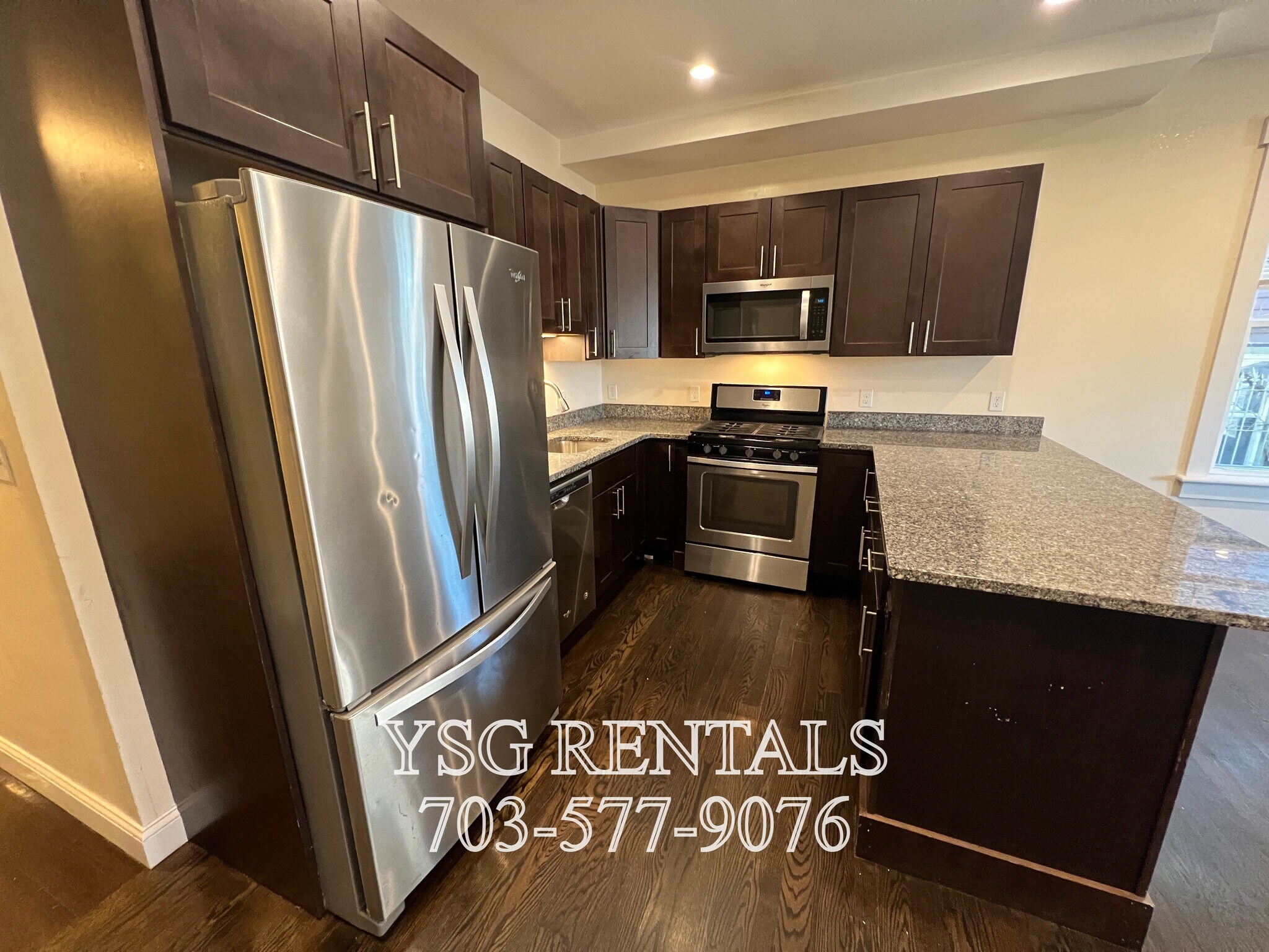 Building Photo - 194 Hillside St