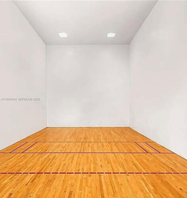 Building Photo - 5555 Collins Ave