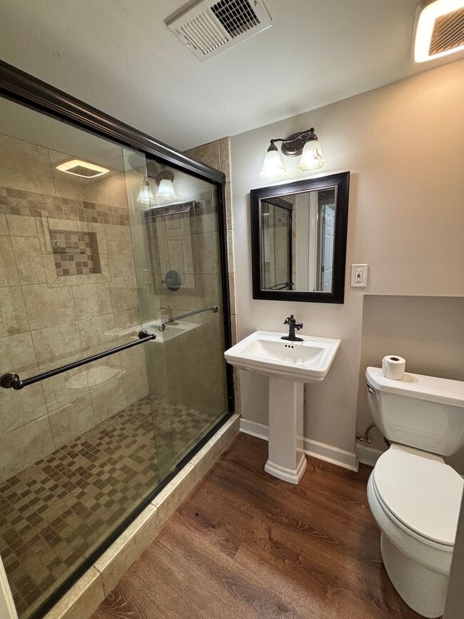 Building Photo - Space, Privacy & Flexibility – All in One Stunning Property