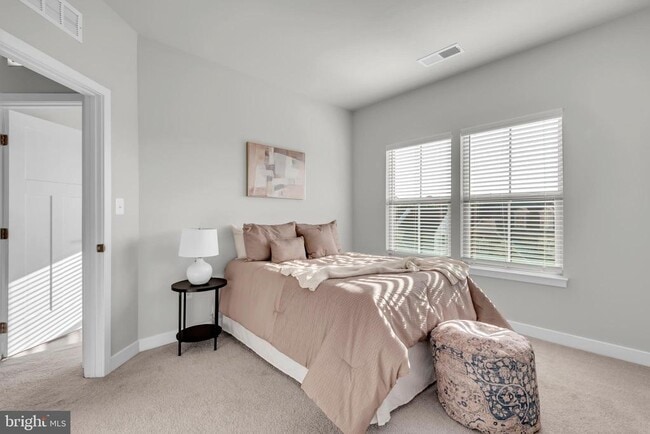 Building Photo - 14910 Townshend Ter Ave