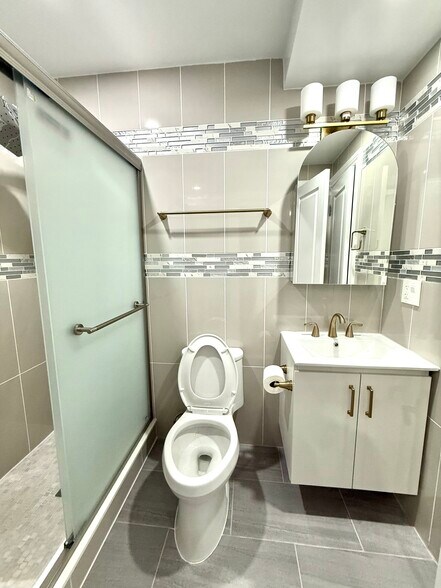 Unit 2 Bathroom - 3334 208th St