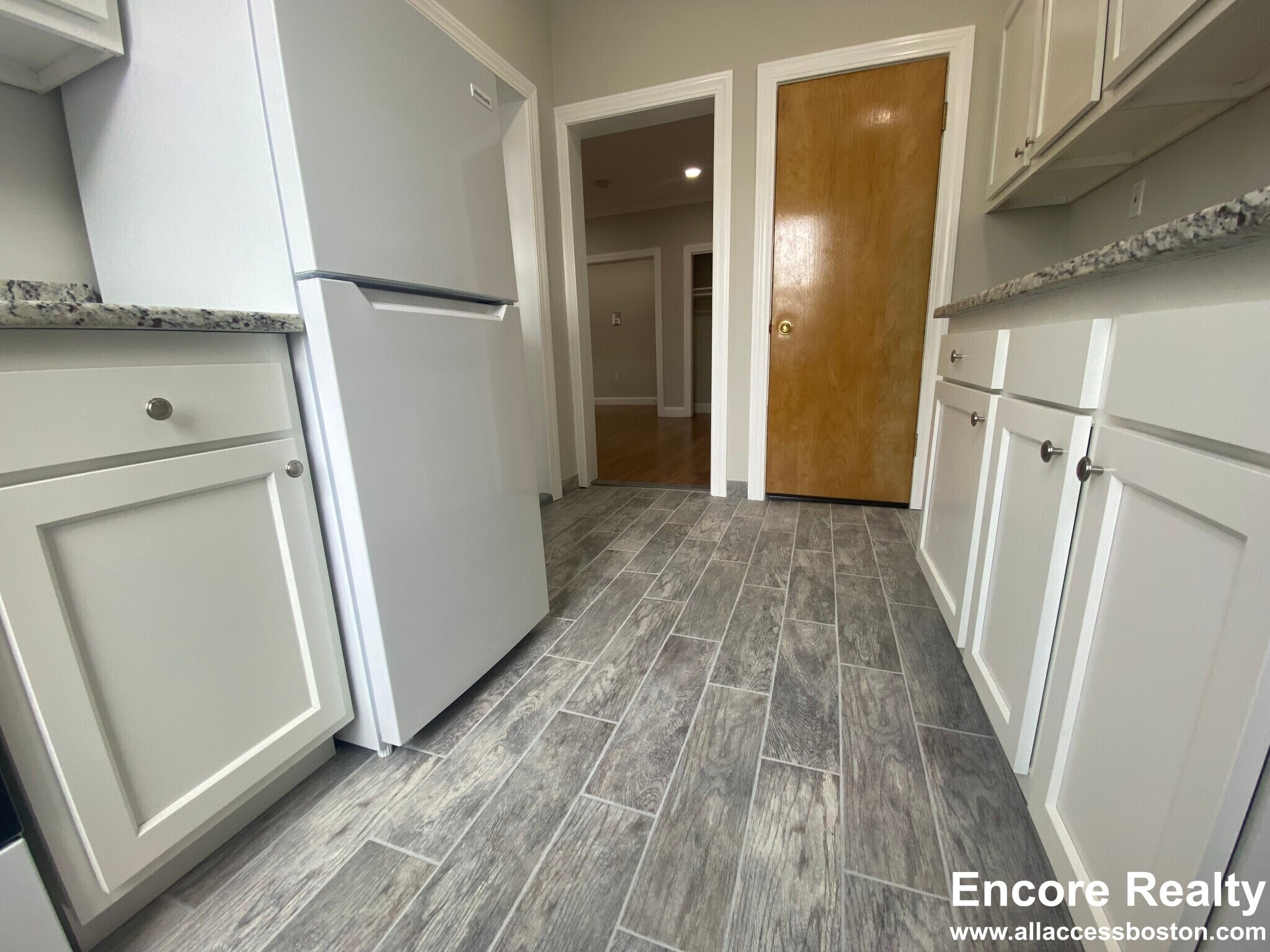 Building Photo - 33 Highgate St