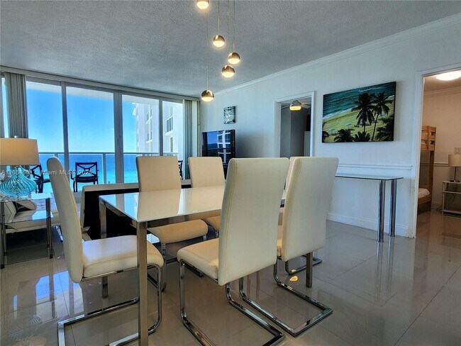 Building Photo - 3505 S Ocean Dr