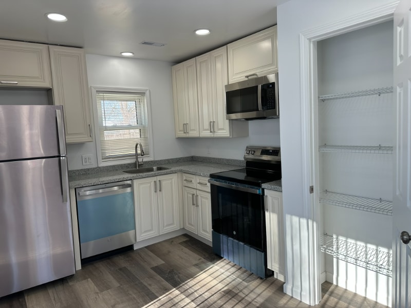 Building Photo - 28530 Grayling Ave