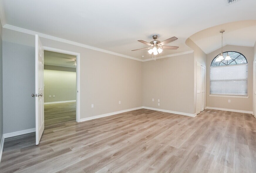 Building Photo - 51 Dogwood Ln