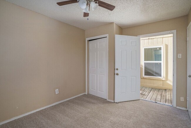 Building Photo - 10328 Chelmsford Dr