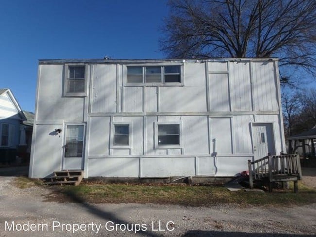 Building Photo - 407 N 8th St