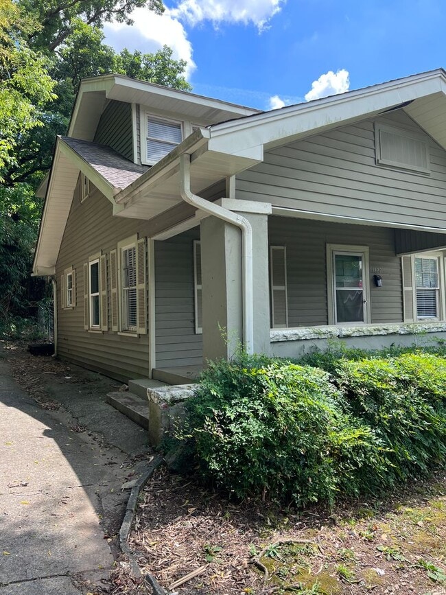 Building Photo - 3 Bedroom / 2 Bathroom House in Glen Iris