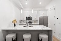 Building Photo - 491 Broadway