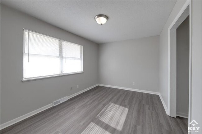 Building Photo - 2975 Salina Ct