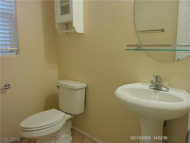 Building Photo - 6644 Pine Siskin Pl