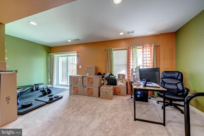 Building Photo - 25850 Clairmont Manor Square
