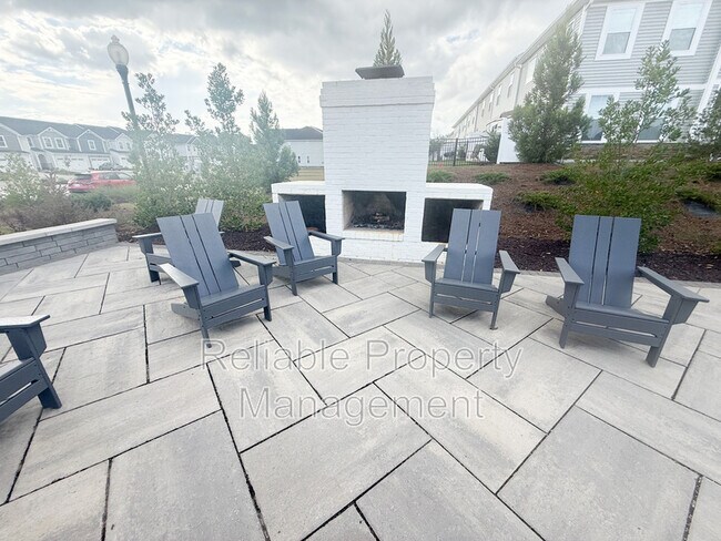 Building Photo - 124 Kobus Ct