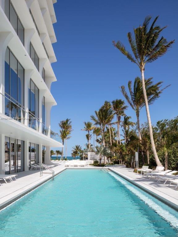 Amenities - 16901 Collins Ave