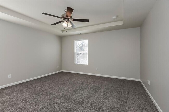 Building Photo - 607 Royal Crest Ct