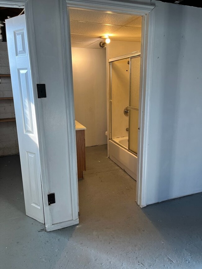 Building Photo - Two Bedroom Townhouse