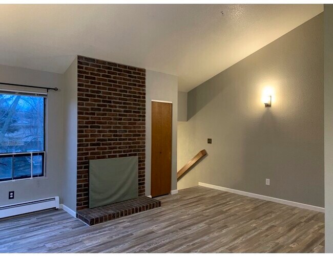 Building Photo - 2231