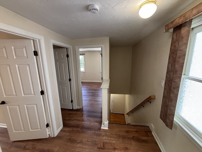 Building Photo - 118 Montclair Ave