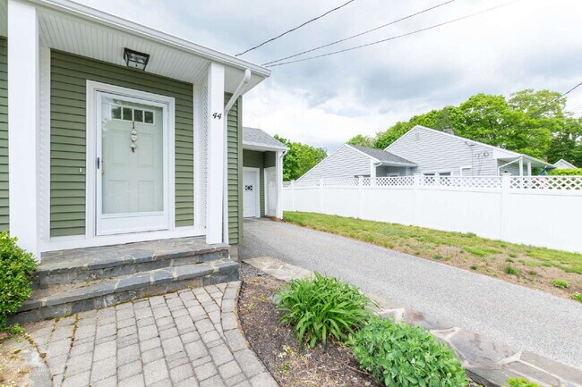Building Photo - Charming 3BR South Portland Single-Family Home | Sunroom, Garage, Basement Storage & Spacious Yard