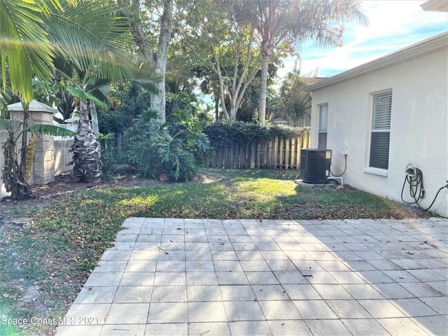 Building Photo - 7016 Hammock Trace Dr