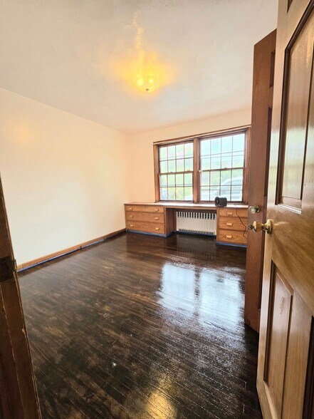 Building Photo - 226 Chestnut Ave