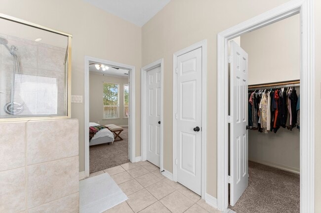 Building Photo - 16131 Woodbend Trail Dr
