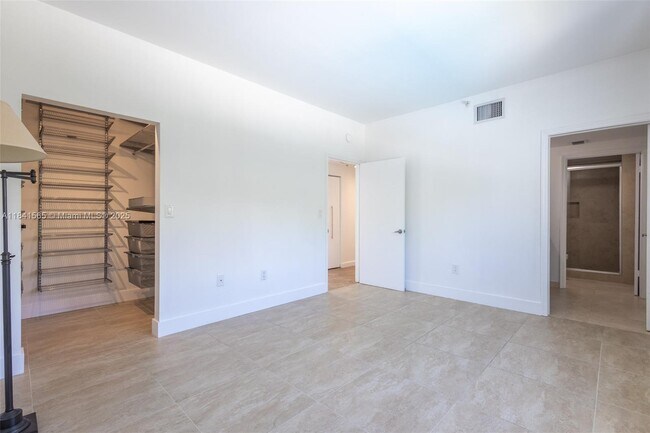Building Photo - 50 Ocean Ln Dr