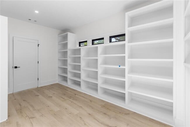 Building Photo - 2278 Tally Dr