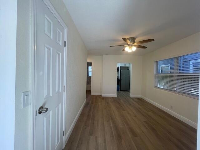 Building Photo - 304 N Tamarind Ave