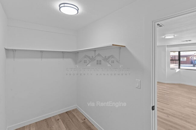 Building Photo - 7428 E Carol Cir