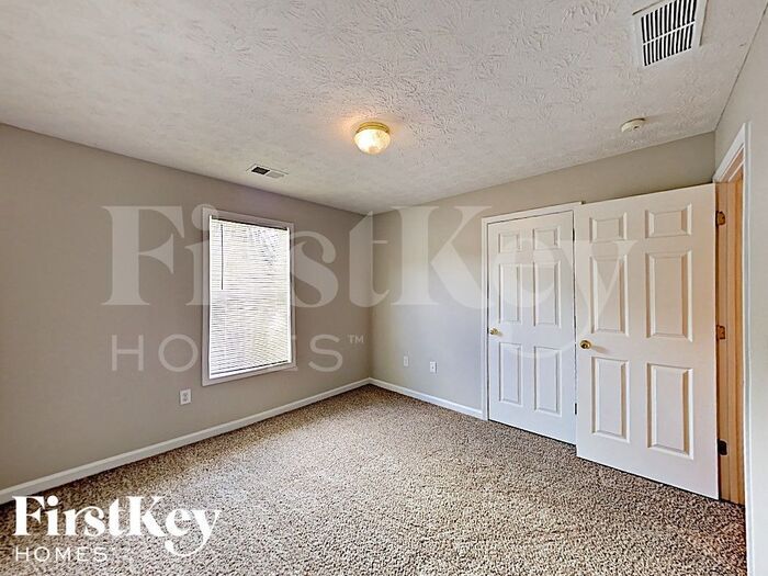 Building Photo - 40 Meeler Dr