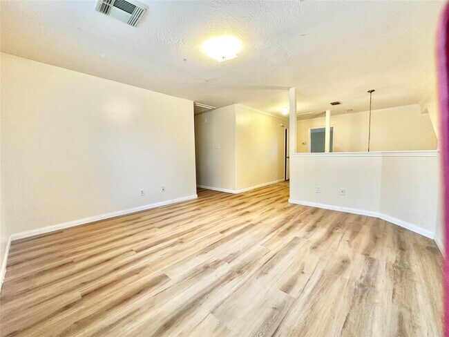 Building Photo - 16322 Sitella Ct