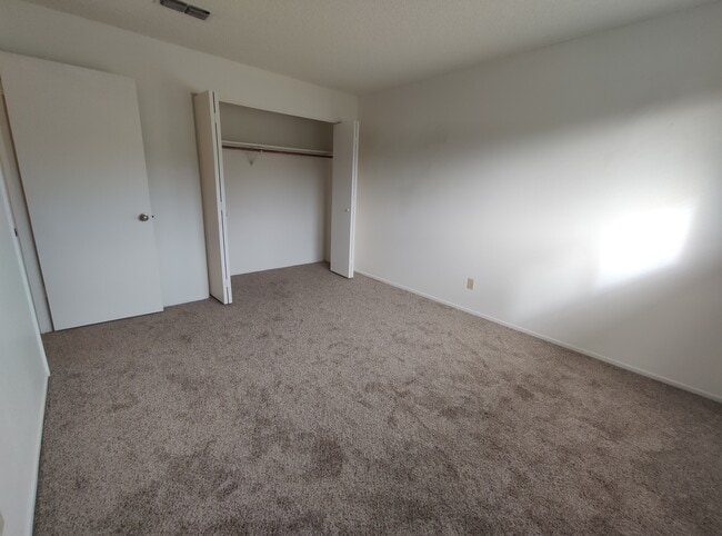 Building Photo - 2070 Bechelli Ln