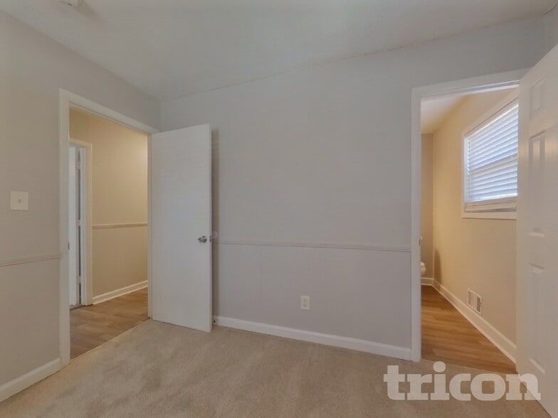 Building Photo - 485 Valley Creek Rd SW