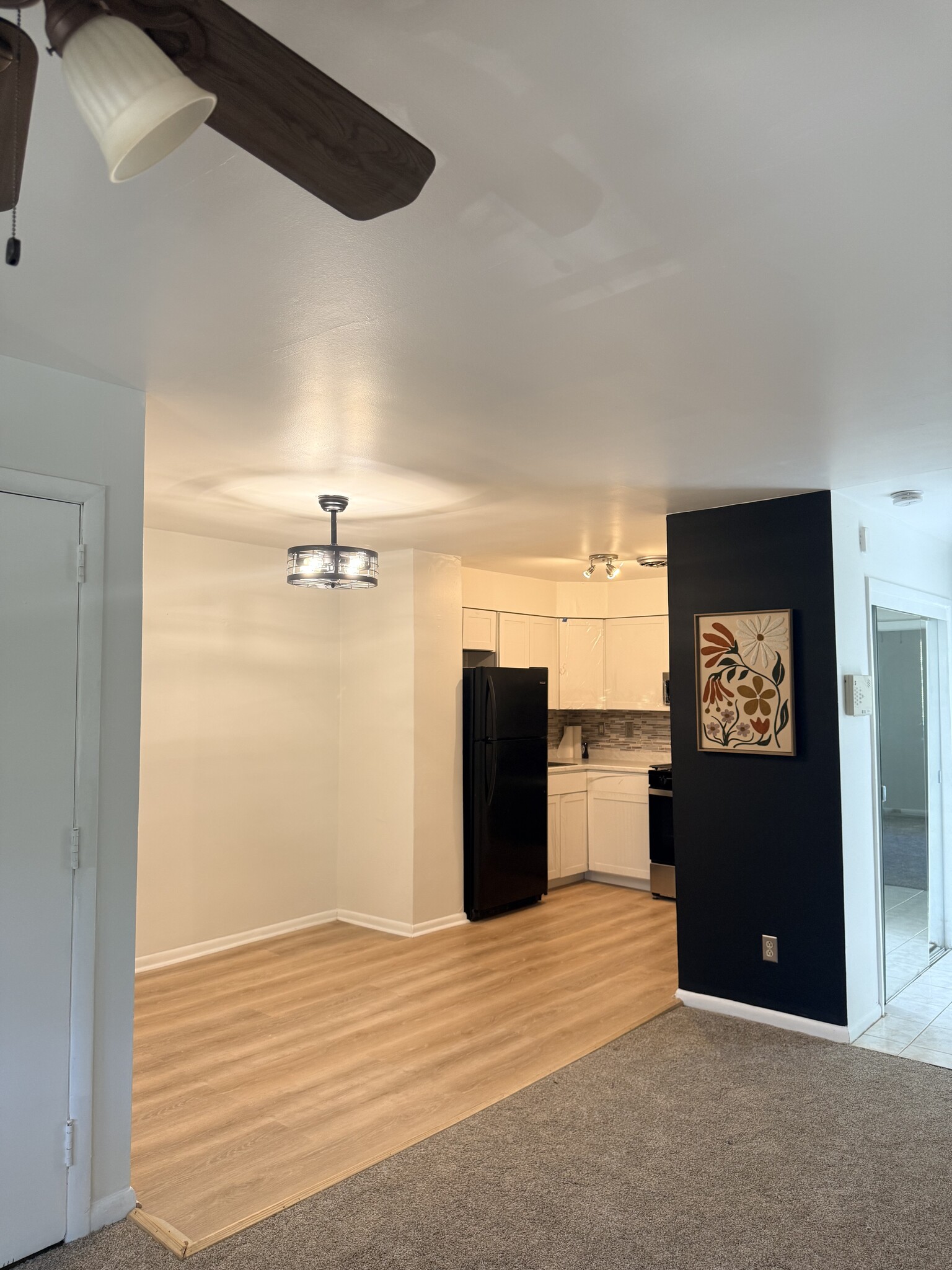 Actual kitchen and dining room - 4071 Balwynne Park Rd