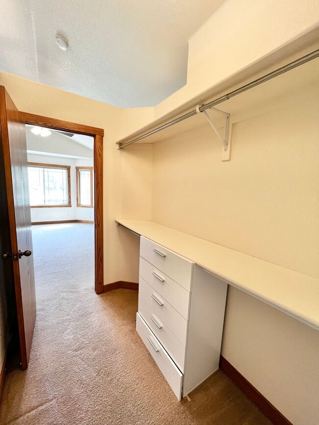 Building Photo - 3 bed, 3 bath Home in Poudre Overlook Neig...